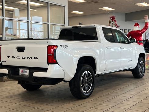 New 2025 Toyota Tacoma TRD Sport image 4