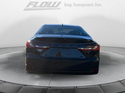 Used 2025 Toyota Camry LE image 8