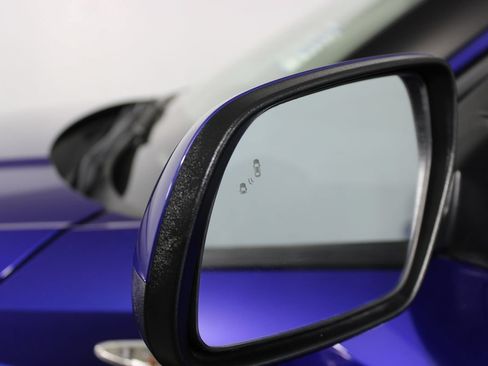 Used 2023 Hyundai Venue Limited FWD image 38