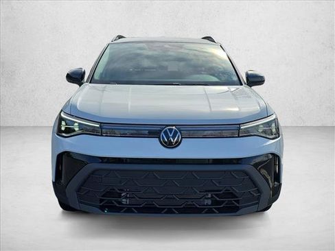 Used 2026 Volkswagen Taos SE FWD image 9