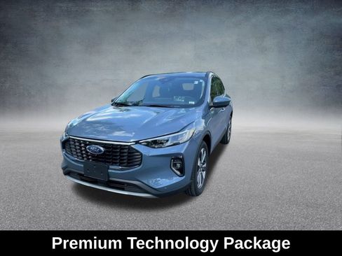 Used 2023 Ford Escape Platinum w/ Premium Technology Package image 7