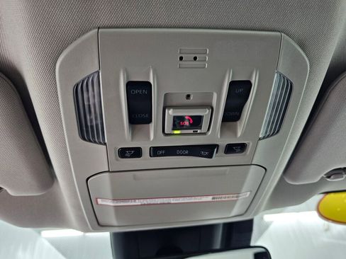 Used 2021 Toyota Highlander XLE image 17