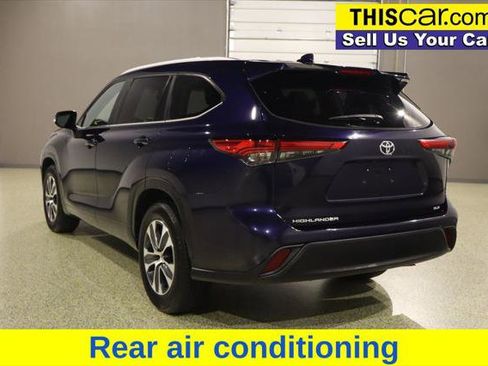 Used 2023 Toyota Highlander XLE FWD image 6