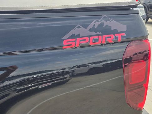 Used 2024 Honda Ridgeline Sport image 11