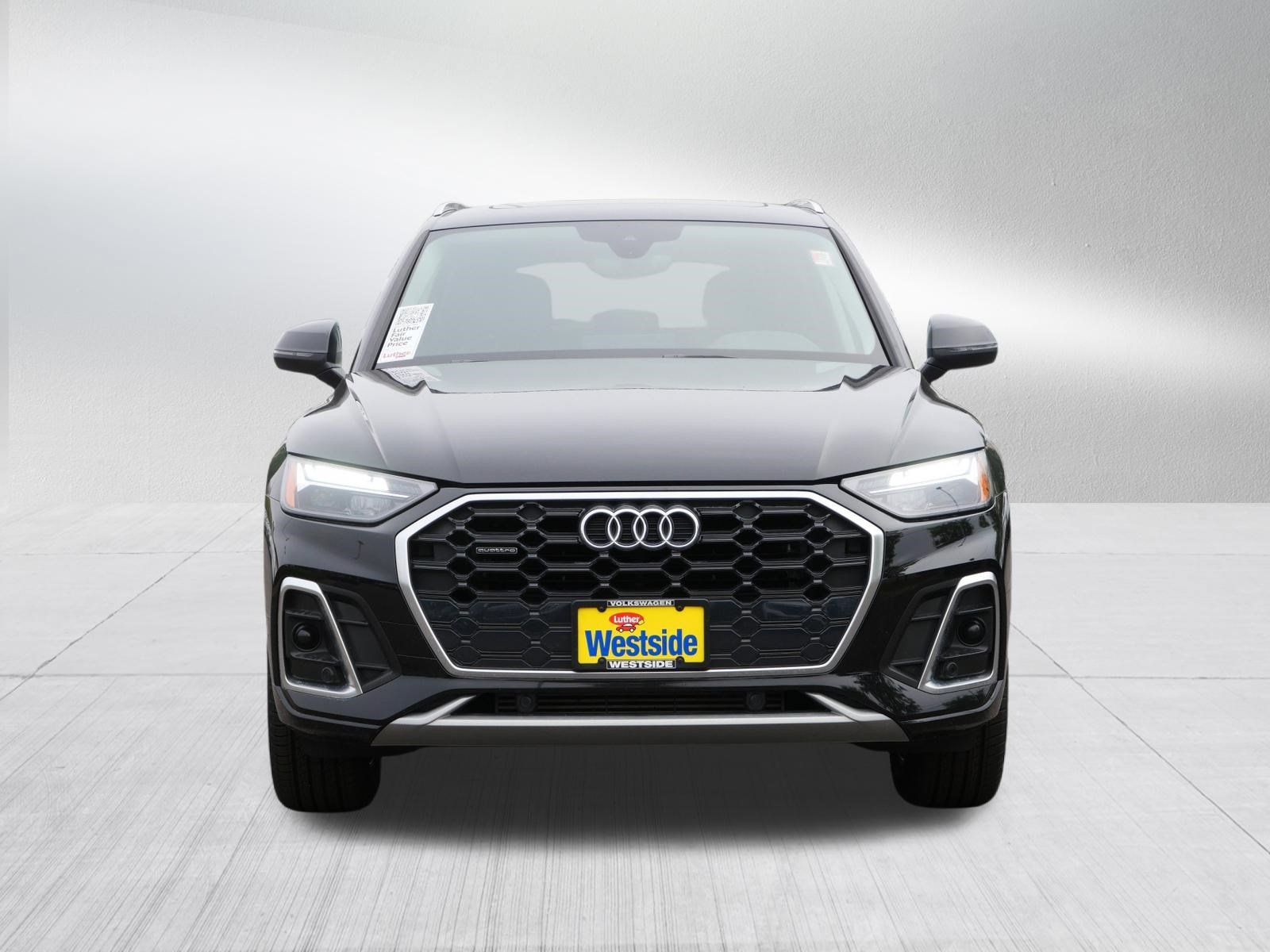 Used 2023 Audi Q5 2.0T Premium w/ Convenience Package AWD/4WD image 2