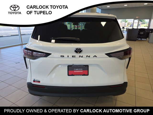 Used 2026 Toyota Sienna LE FWD image 11