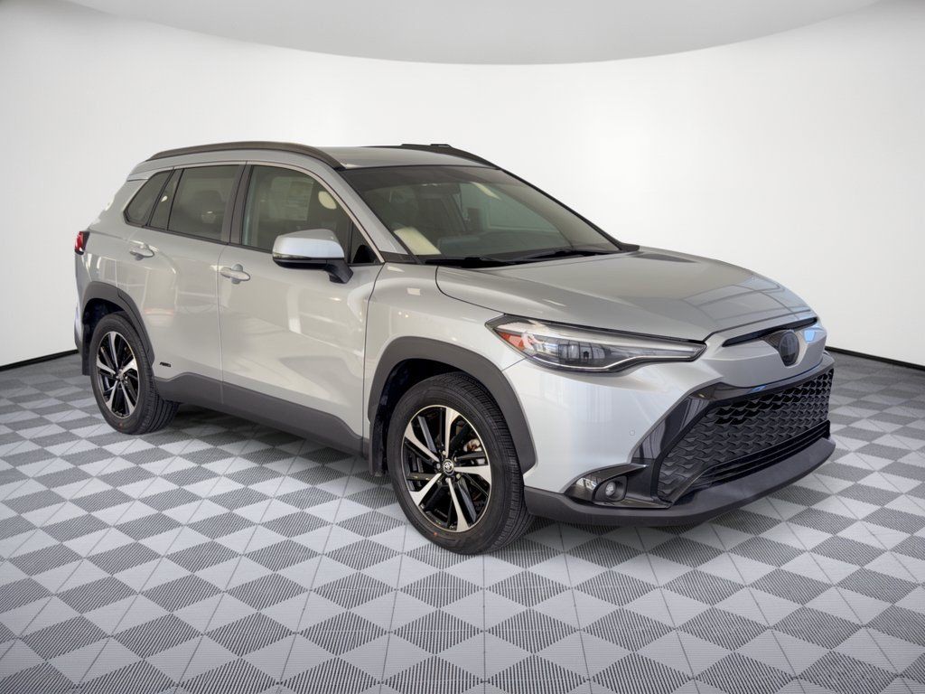 Used 2024 Toyota Corolla Cross AWD Hybrid w/ Convenience Package image 7