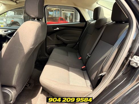 Used 2018 Ford Focus SE FWD image 26
