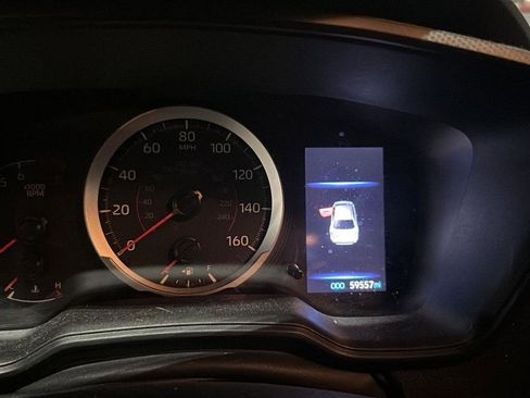 Used 2022 Toyota Corolla SE image 3