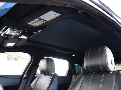 Used 2018 Land Rover Range Rover Velar R-Dynamic SE image 63