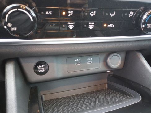 Used 2025 Nissan Rogue S FWD image 23