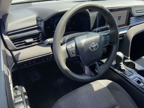 Used 2025 Toyota Camry LE image 13