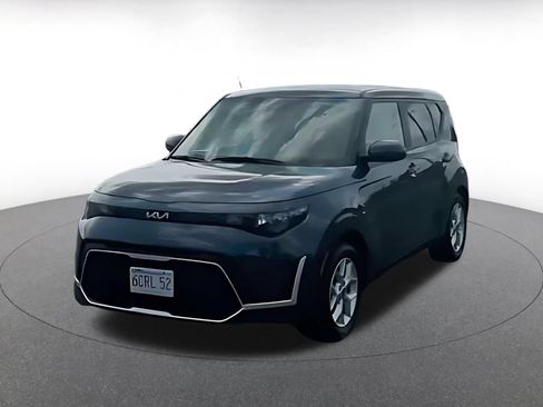 Used 2025 Kia Soul LX w/ LX Technology Package FWD image 6
