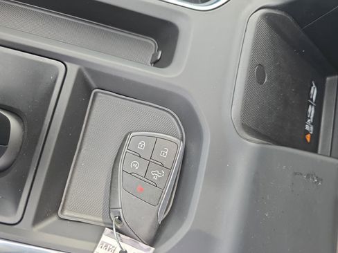 Used 2025 GMC Sierra 1500 SLT w/ SLT Premium Plus Package image 38