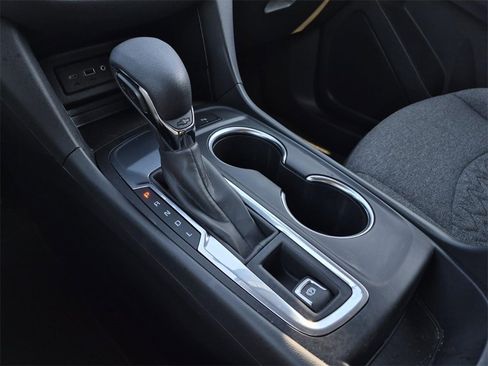 Certified 2024 Chevrolet Equinox LT w/ LPO, Floor Liner Package image 20