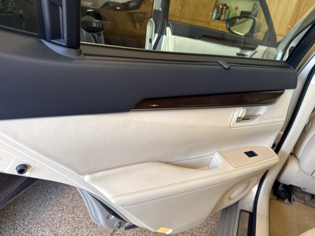 Used 2015 Lexus ES 350 w/ Ultra Luxury Package FWD image 6