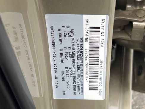 Certified 2025 MAZDA MAZDA3 Carbon AWD/4WD image 31