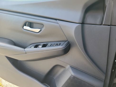 Used 2024 Nissan Sentra SV image 19