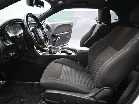 Used 2020 Dodge Challenger SXT image 10