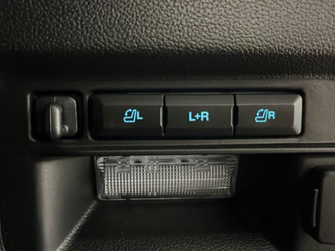 Used 2025 Ford Explorer Platinum w/ LUX Leather Package AWD/4WD image 31