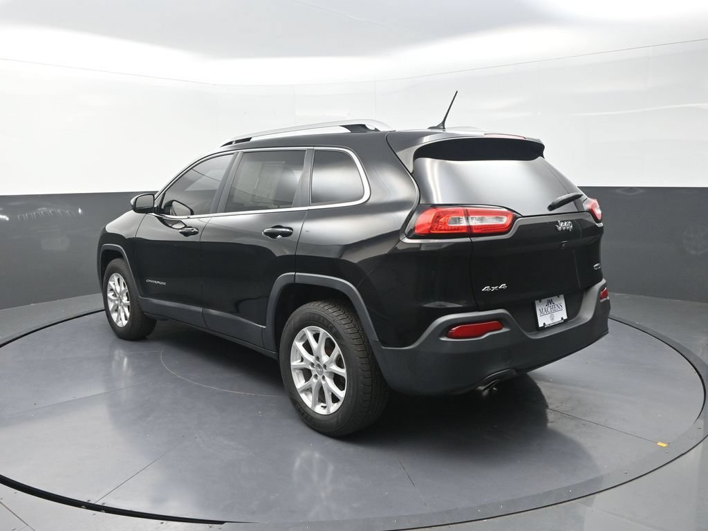Used 2018 Jeep Cherokee Latitude AWD/4WD image 8