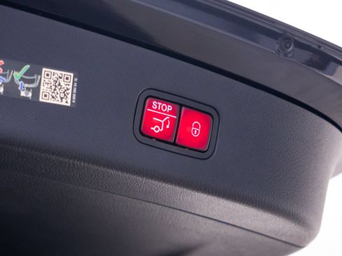 Certified 2024 Mercedes-Benz GLC 43 AMG 4MATIC image 31