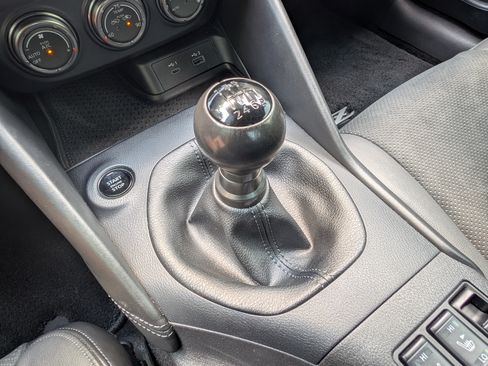 Used 2024 Nissan Z Performance w/ Floor Mat Package RWD image 29