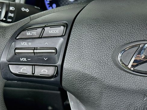 Used 2020 Hyundai Elantra SE w/ Cargo Package (C1) FWD image 11