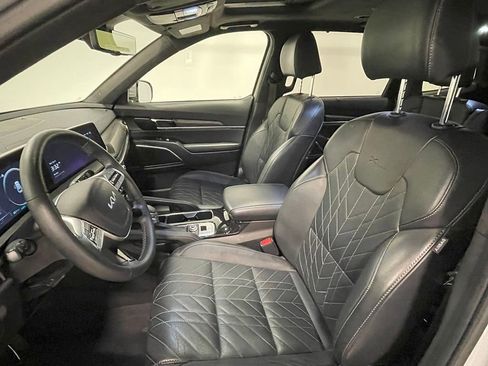 Used 2024 Kia Telluride SX Prestige X-Line image 3
