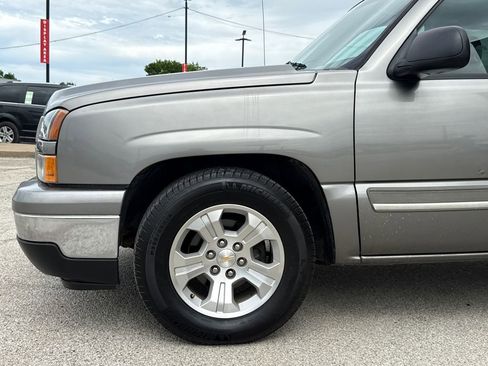 Used 2007 Chevrolet Silverado 1500 LT w/ Extended Cab Value Package image 4