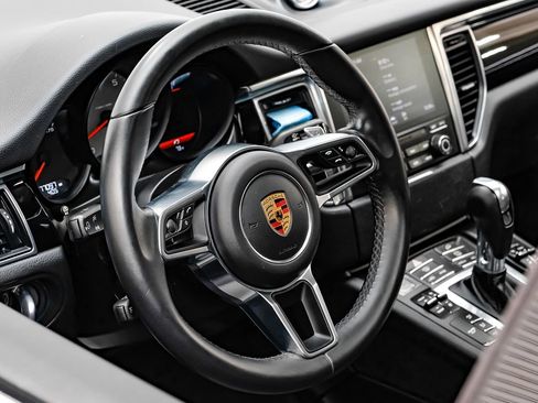 Used 2017 Porsche Macan S image 14