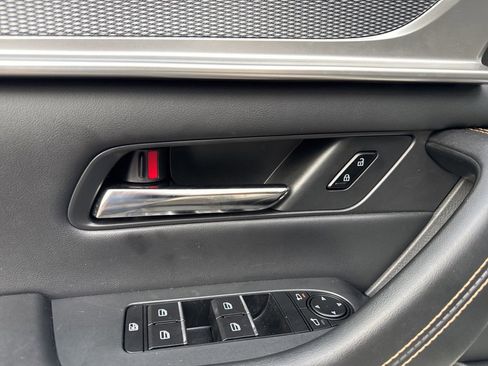 Used 2025 MAZDA CX-70 Plug-In Hybrid w/ Premium Pkg image 13