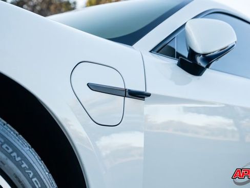 Used 2022 Porsche Taycan image 26