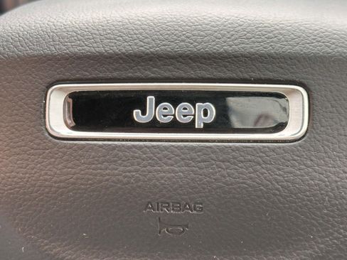 Certified 2023 Jeep Grand Cherokee Altitude image 25