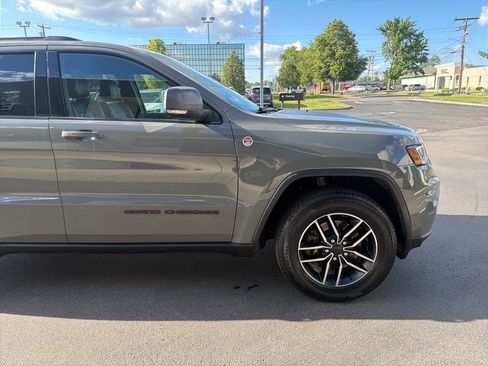 Used 2021 Jeep Grand Cherokee Trailhawk w/ Trailhawk Luxury Group AWD/4WD image 6