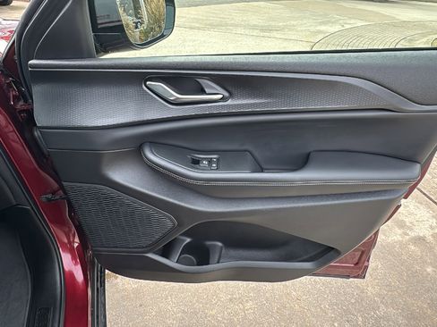 Used 2024 Jeep Grand Cherokee Altitude image 29