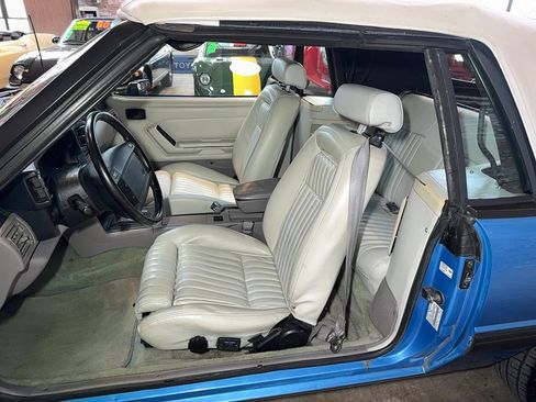 Used 1991 Ford Mustang LX RWD image 14