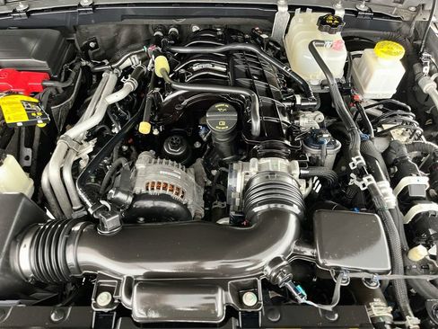 Used 2023 Jeep Gladiator Sport AWD/4WD image 39