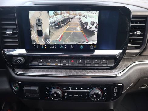 Used 2023 Chevrolet Silverado 1500 ZR2 w/ Technology Package image 27