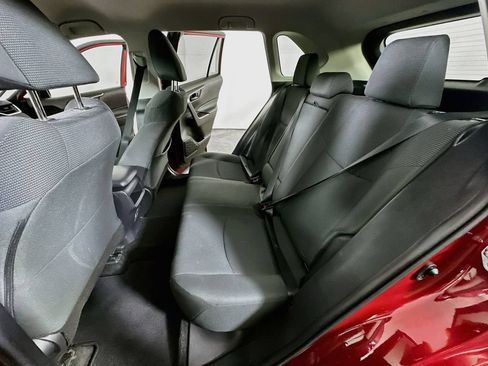 Used 2021 Toyota RAV4 LE FWD image 14