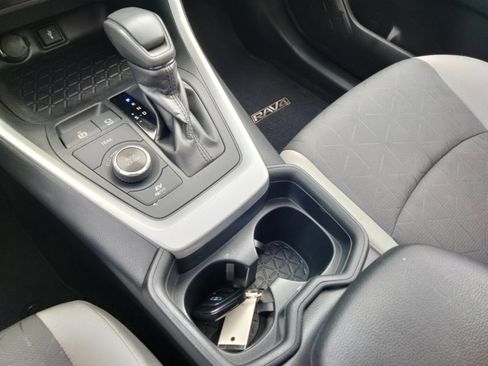Used 2020 Toyota RAV4 XLE w/ Convenience Package image 25
