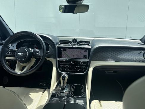 Used 2023 Bentley Bentayga Extended Wheelbase AWD/4WD image 4