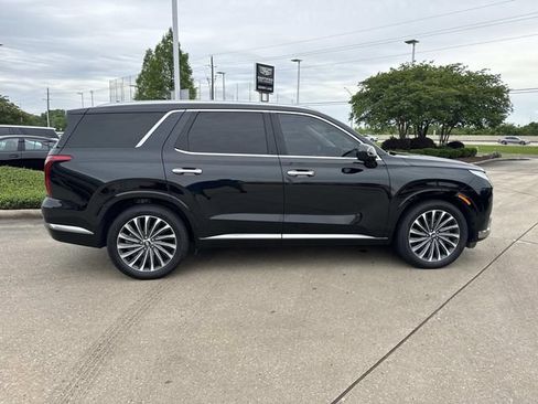 Used 2024 Hyundai Palisade Calligraphy FWD image 4
