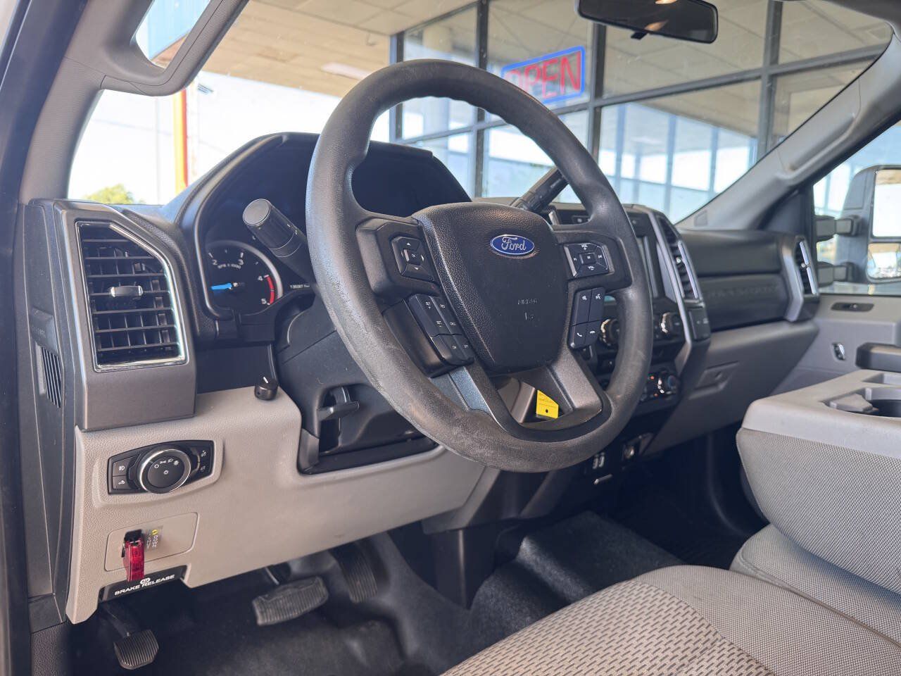 Used 2017 Ford F350 XLT w/ FX4 4x4 Off Road Package image 8