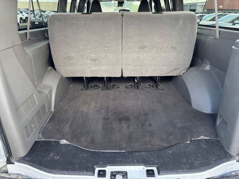 Used 2025 Chevrolet Express 3500 LT w/ LT Preferred Equipment Group image 31