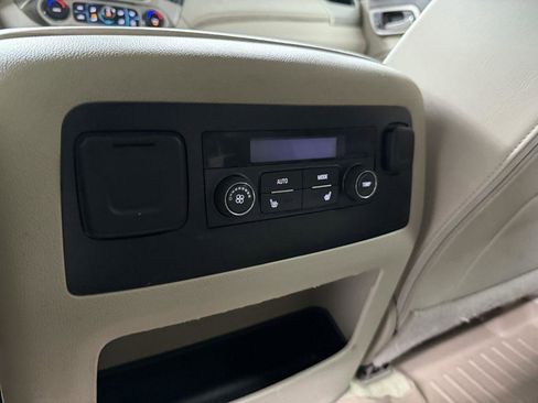 Used 2017 GMC Yukon XL Denali AWD/4WD image 32