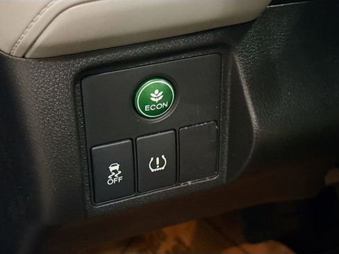 Used 2016 Honda HR-V LX image 11