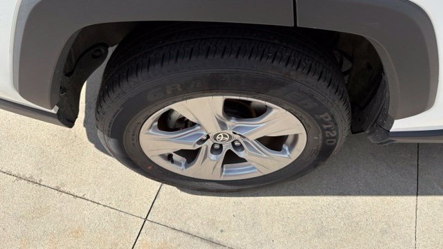 Used 2025 Toyota RAV4 XLE AWD/4WD image 9