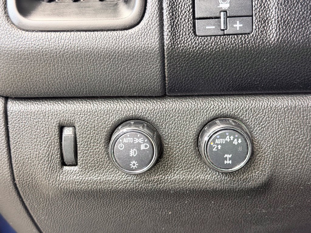 Used 2020 Chevrolet Colorado LT w/ LT Convenience Package AWD/4WD image 39