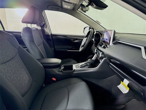 Certified 2025 Toyota RAV4 XLE image 25